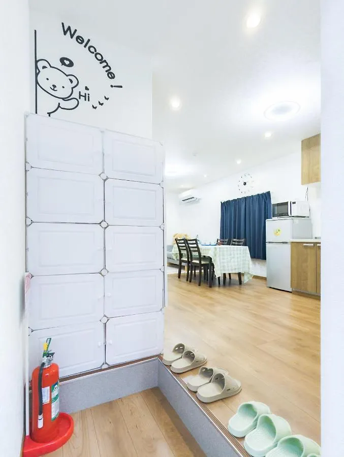 Apartmán 花園町駅から1分 難波から4分 今年リフォーム済み シャワー洗面トイレ各階付き 通天閣難波天王寺大阪城近々 Wi-Fi有り 星夜屋 0*, Ósaka Japonsko